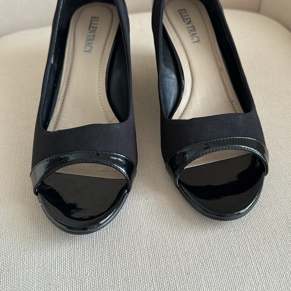 Ellen Tracy Black Open-Toe Wedges SIZE 8 - Picture 7 of 12